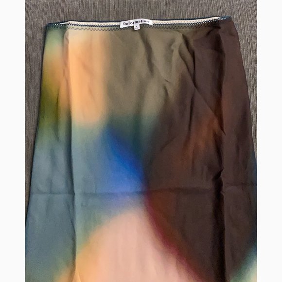 NWOT Reformation Layla Skirt in Blur Midi Elasticated Waist - Picture 7 of 8